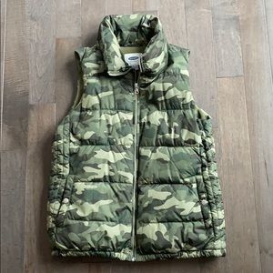 Camo puffer vest from Old Navy, like new